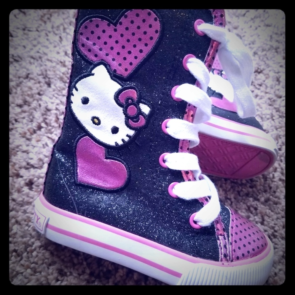 Size 6 toddler hello kitty glitter sneaker boots - Picture 2 of 6